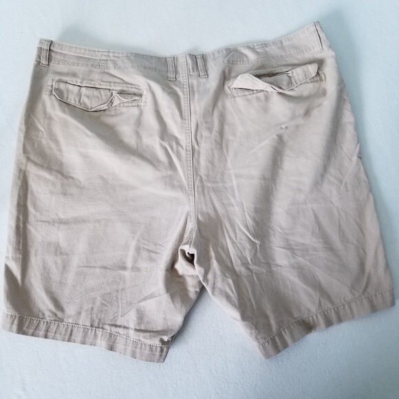 Old Navy Broken In Tan Khaki Shorts Men's Size 48 - Picture 5 of 5